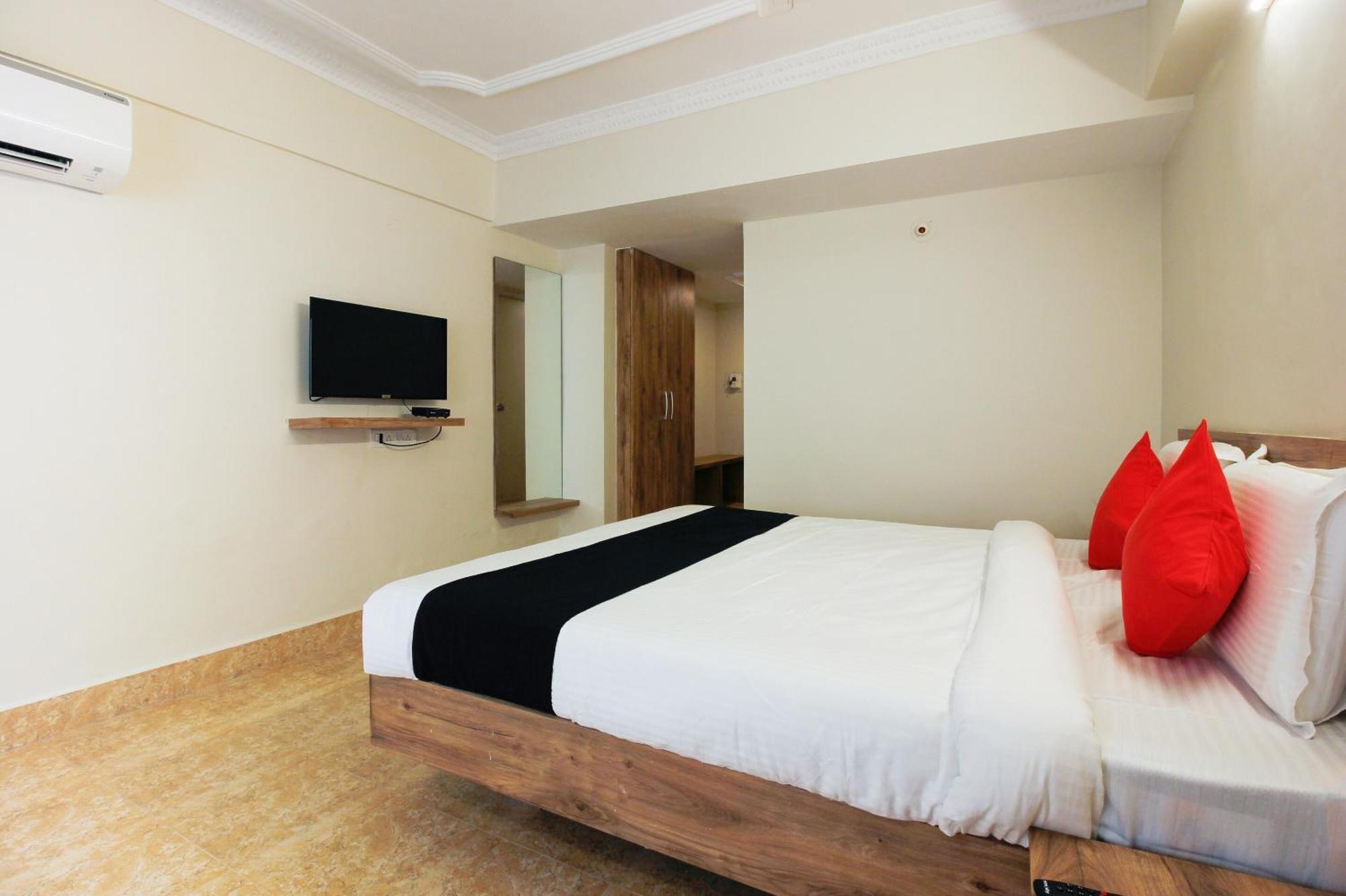 Staying Near Ravindra Bharathi: 9 OYO Hotels Compared
