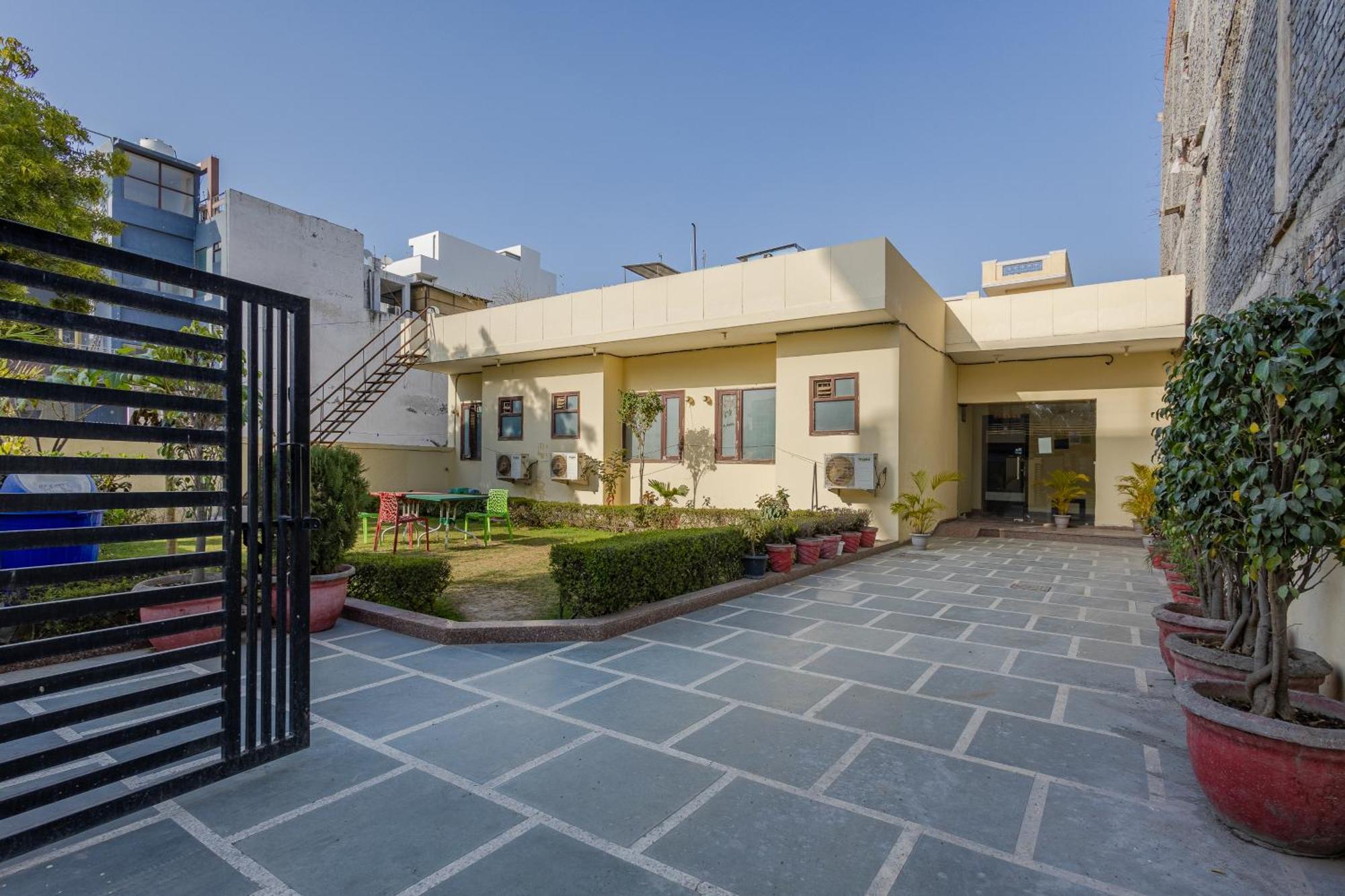 Where to Stay in Sector 40-44: 4 Best 3-Star Hotels