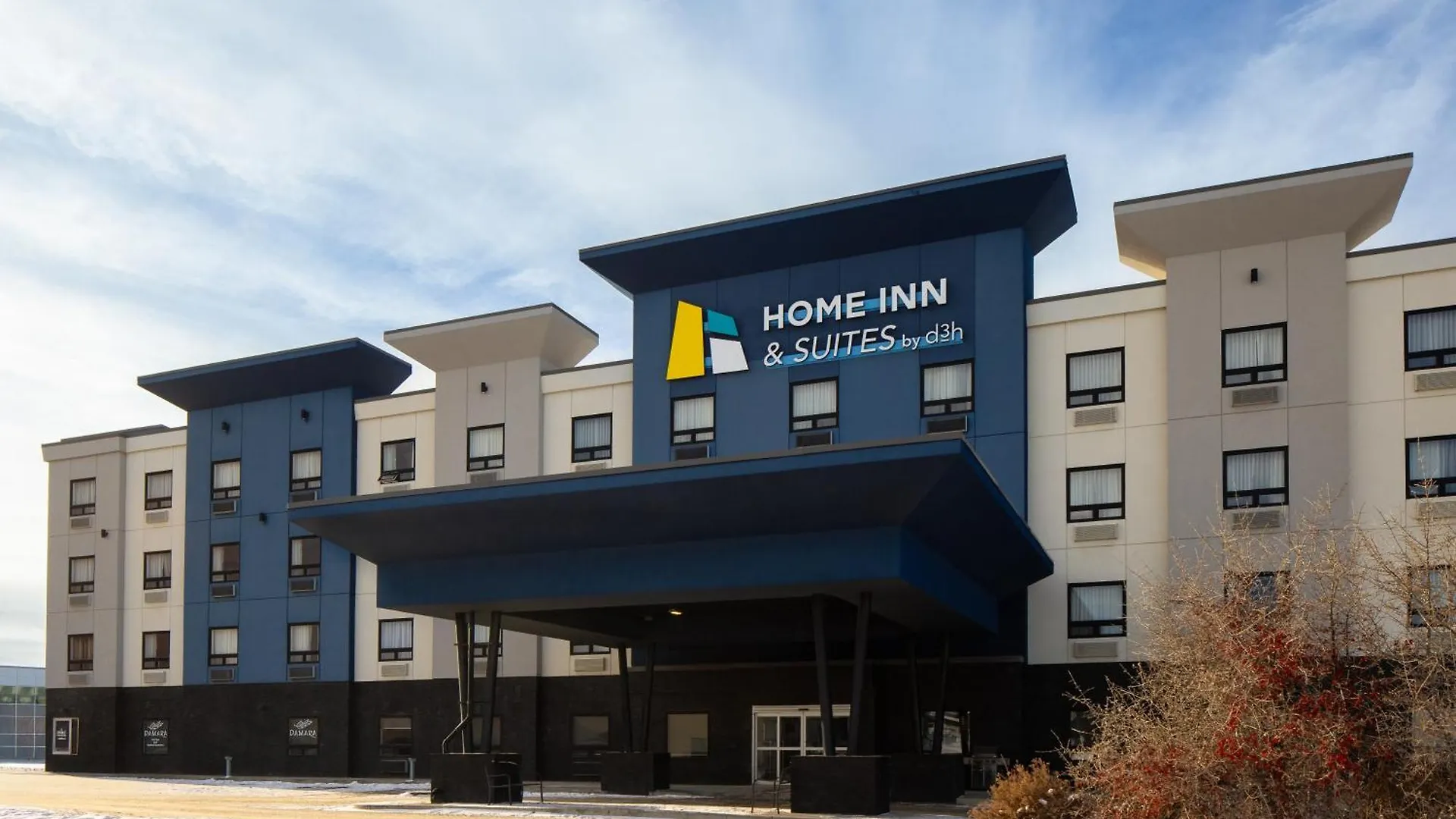 3 Family Hotels Close to Diefenbaker Centre Worth Booking