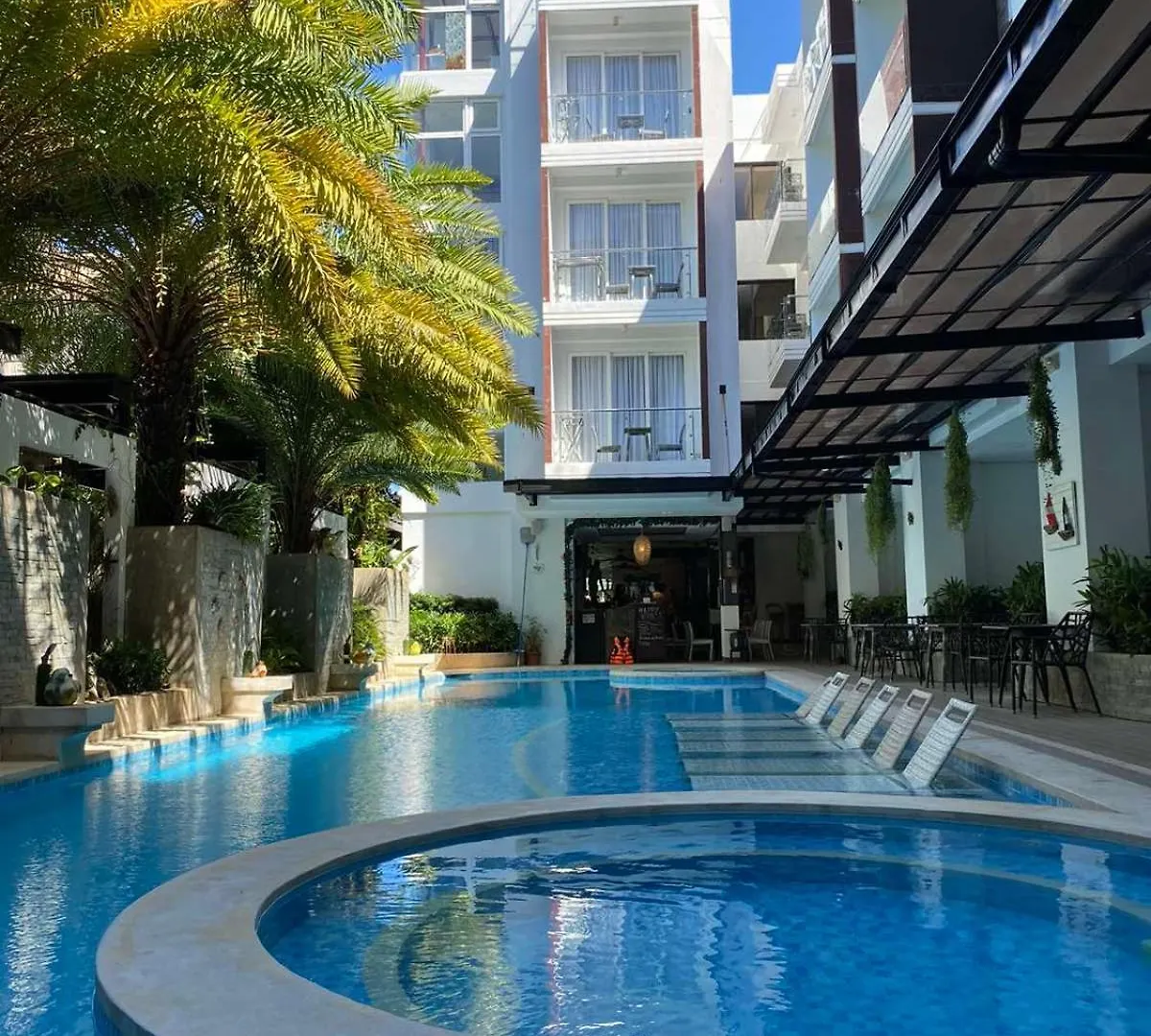 3 Central Hotels in Boracay's Station 1 - Ranked & Reviewed
