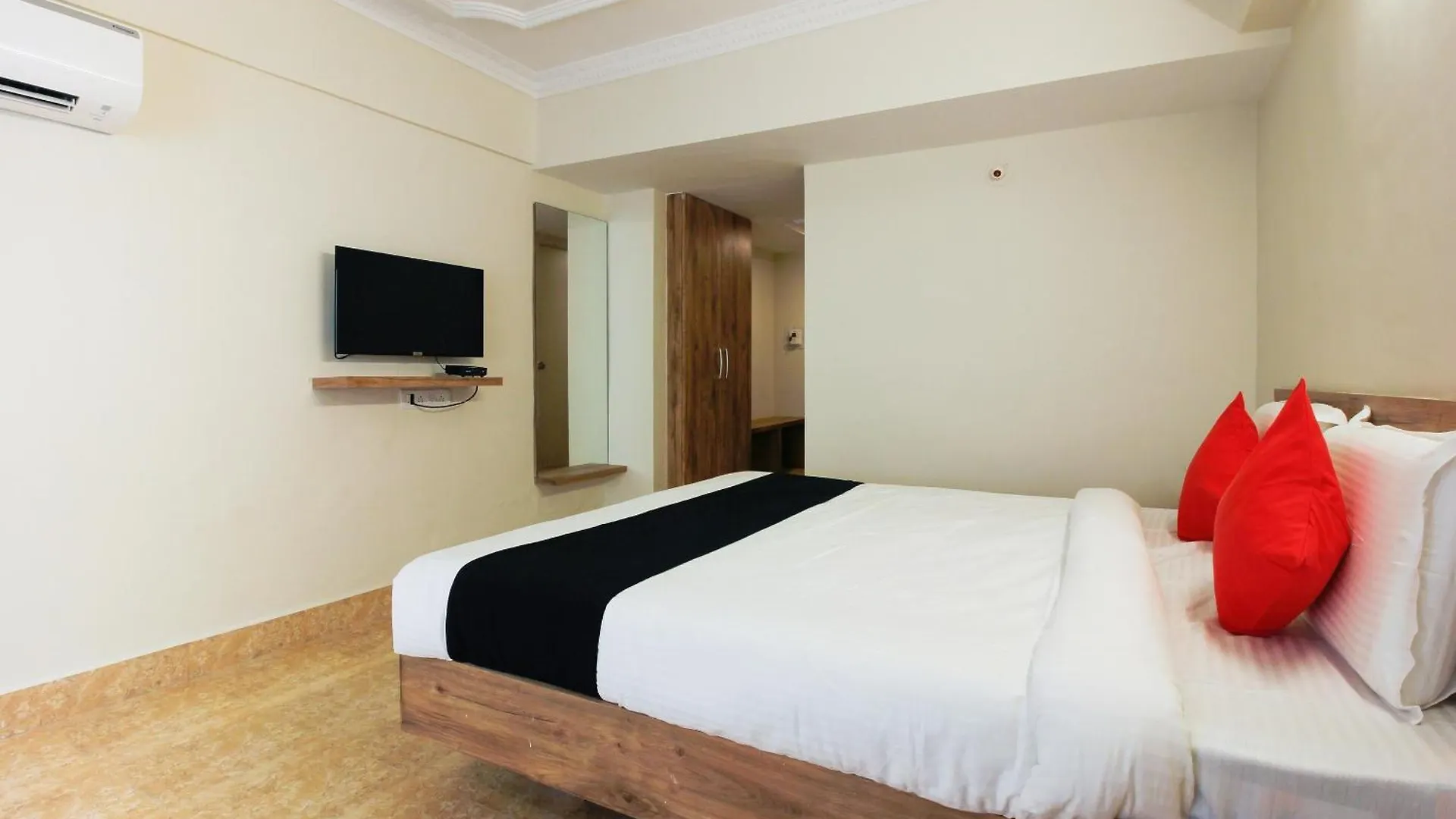 Staying Near Ravindra Bharathi: 9 OYO Hotels Compared