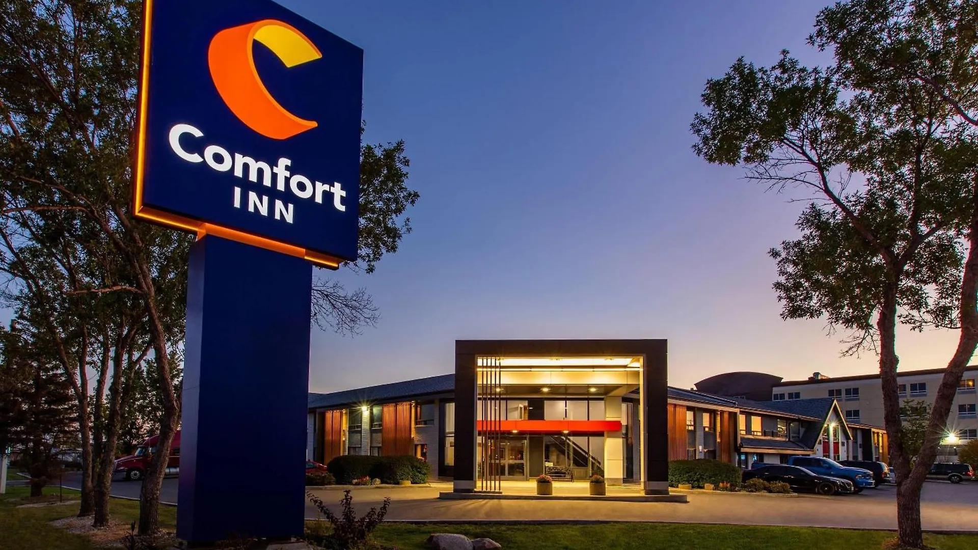 9 Smart Airport Hotels Near Winnipeg Convention Center