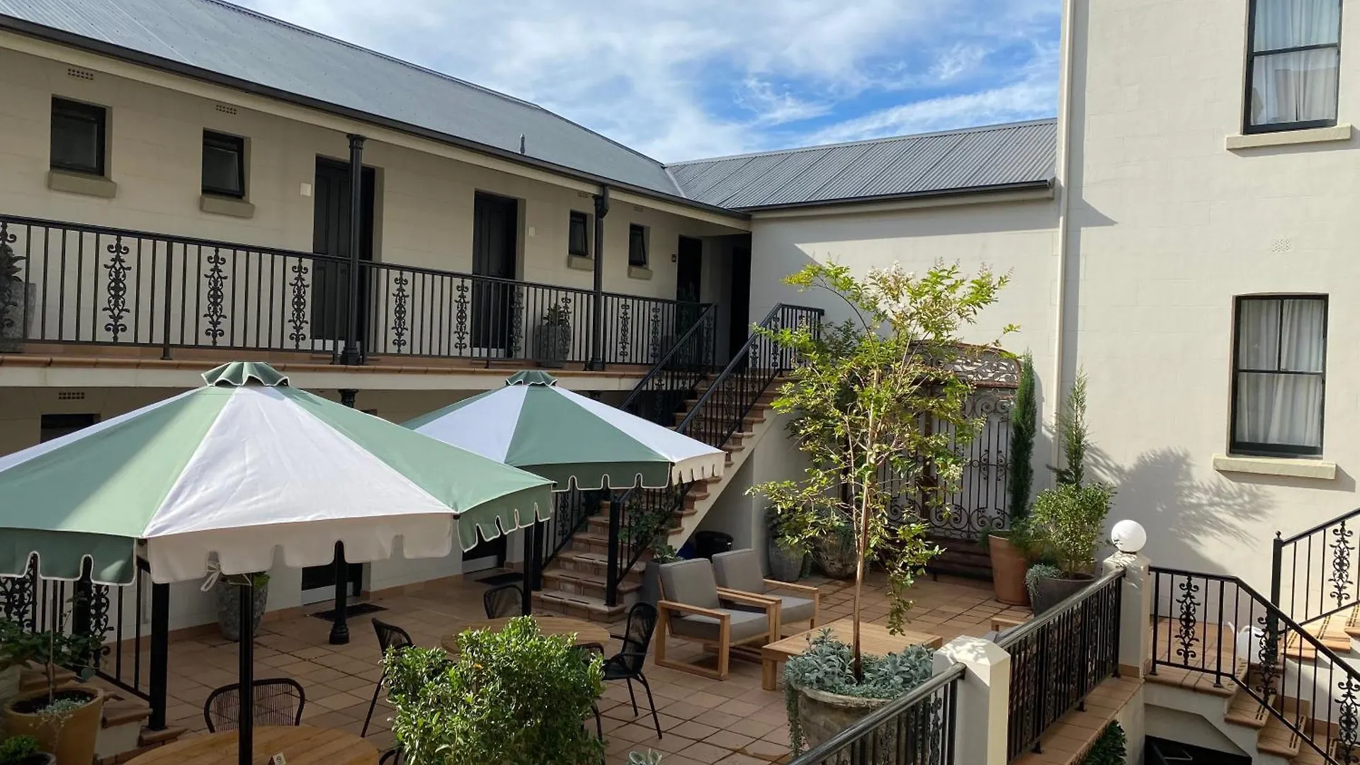 13 Smart Airport Hotels in Sydney Eastern Suburbs Worth Booking