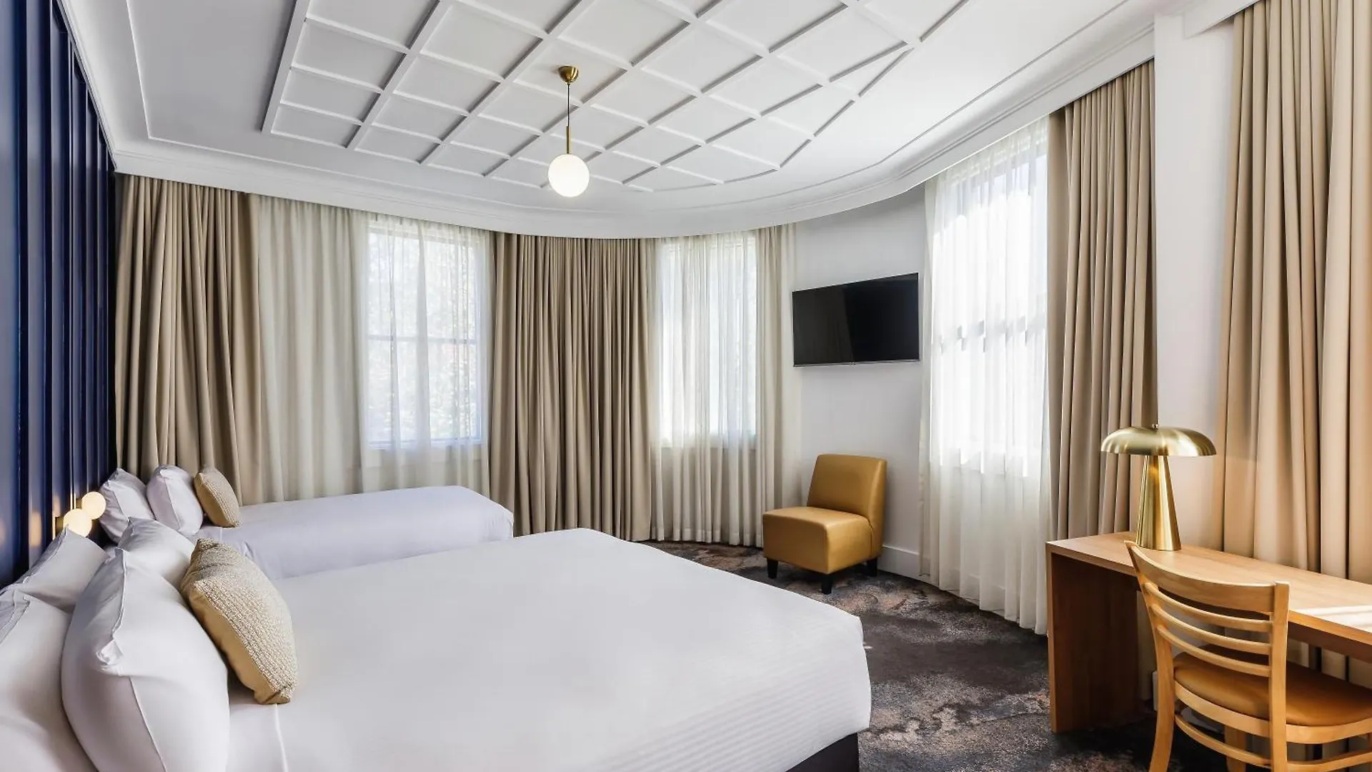 Staying Near Carriageworks: 15 Airport Hotels Compared