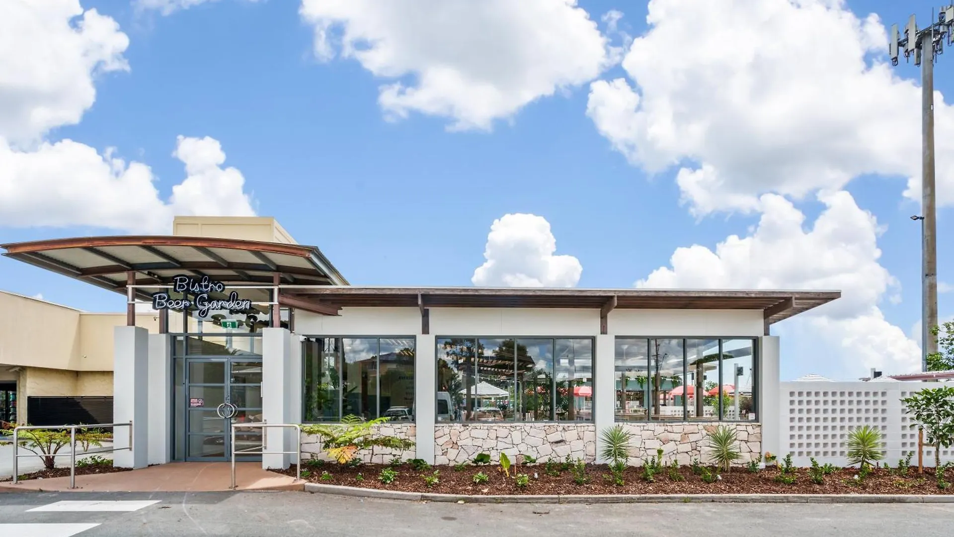 12 Family-Friendly Hotels Near Roma Street Parklands Worth Booking