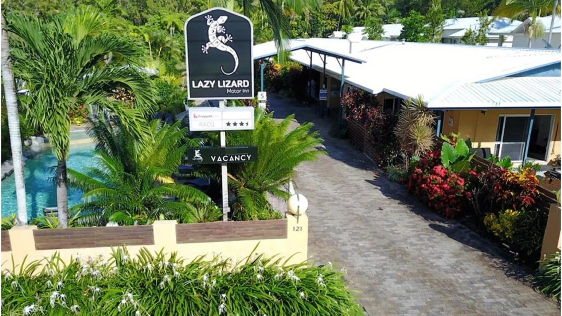 Staying Near Crystalbrook Superyacht Marina: 15 Central Hotels Compared