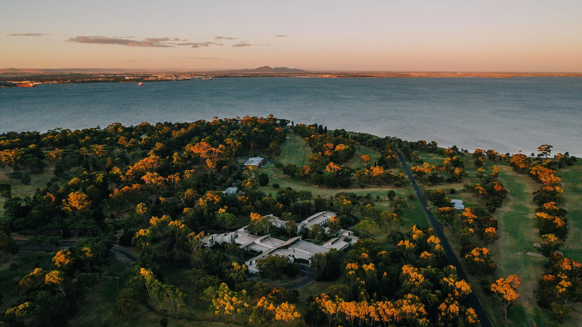 Where to Stay Near Geelong Botanic Gardens: 5 Family Hotels