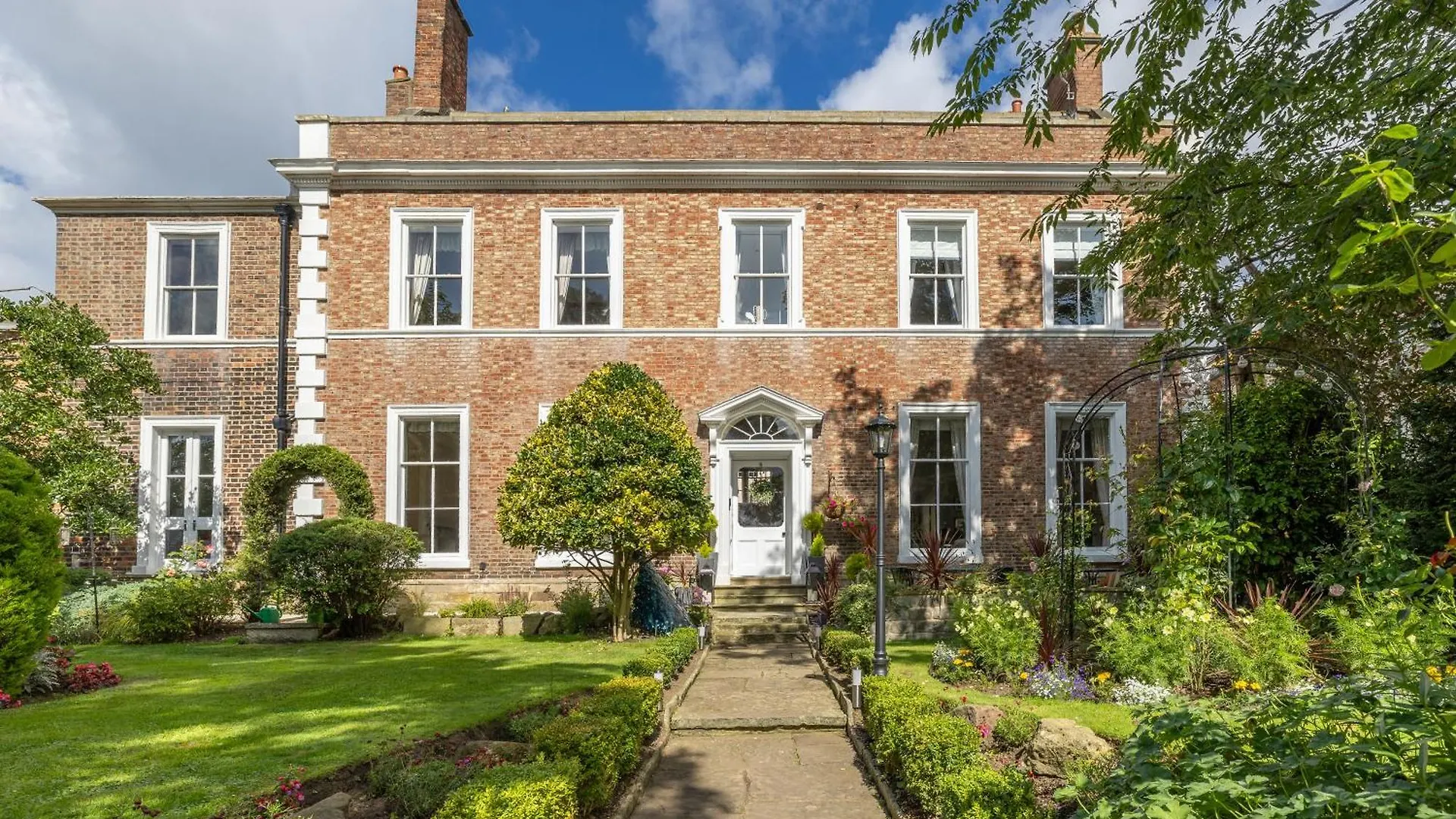 Where to Stay Near Whitby Abbey: 13 Central Hotels Reviewed