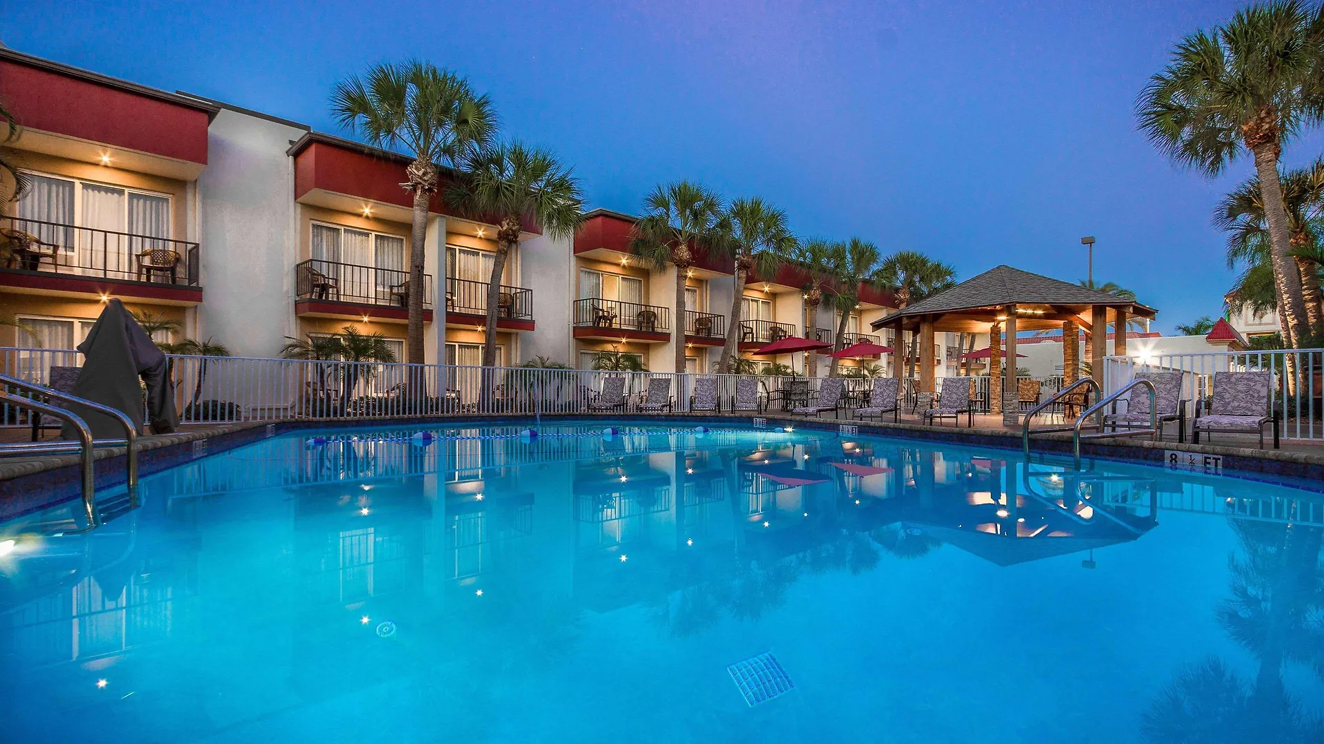 Staying Near Clearwater Marine Aquarium: 10 Airport Hotels Compared