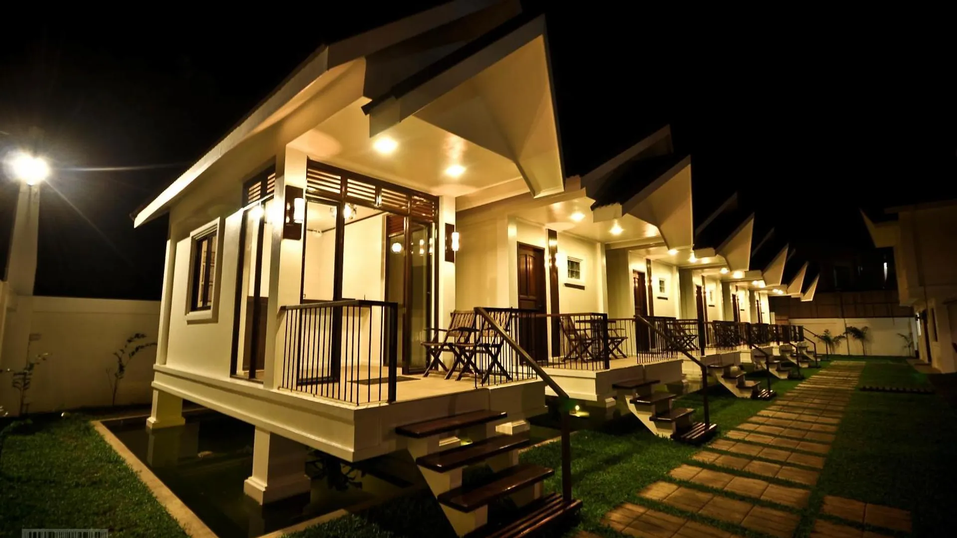 5 Central Hotels Near Honda Bay Worth Booking First