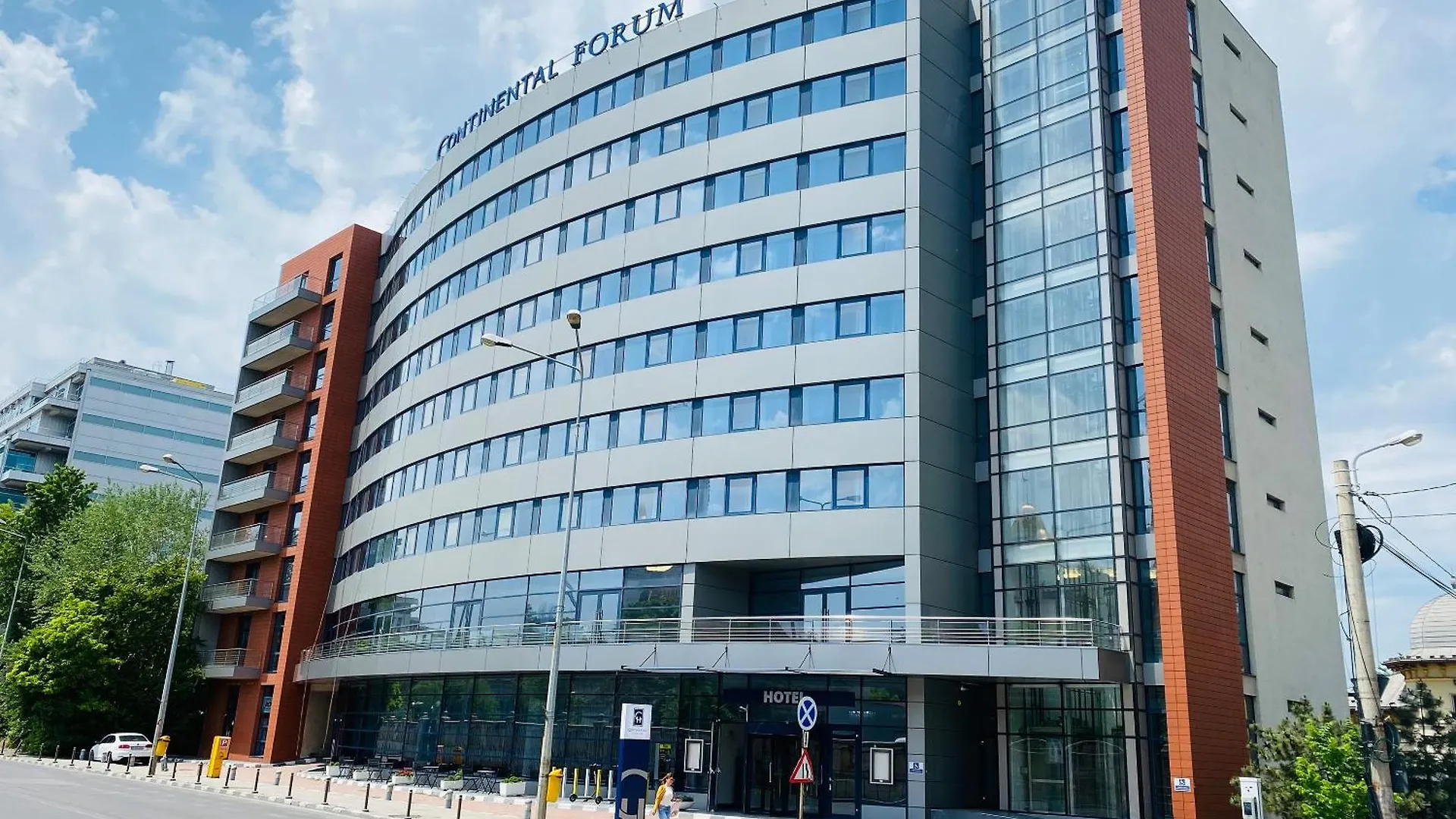 Staying Near Dimitrie Gusti Museum: 10 Central Hotels Compared