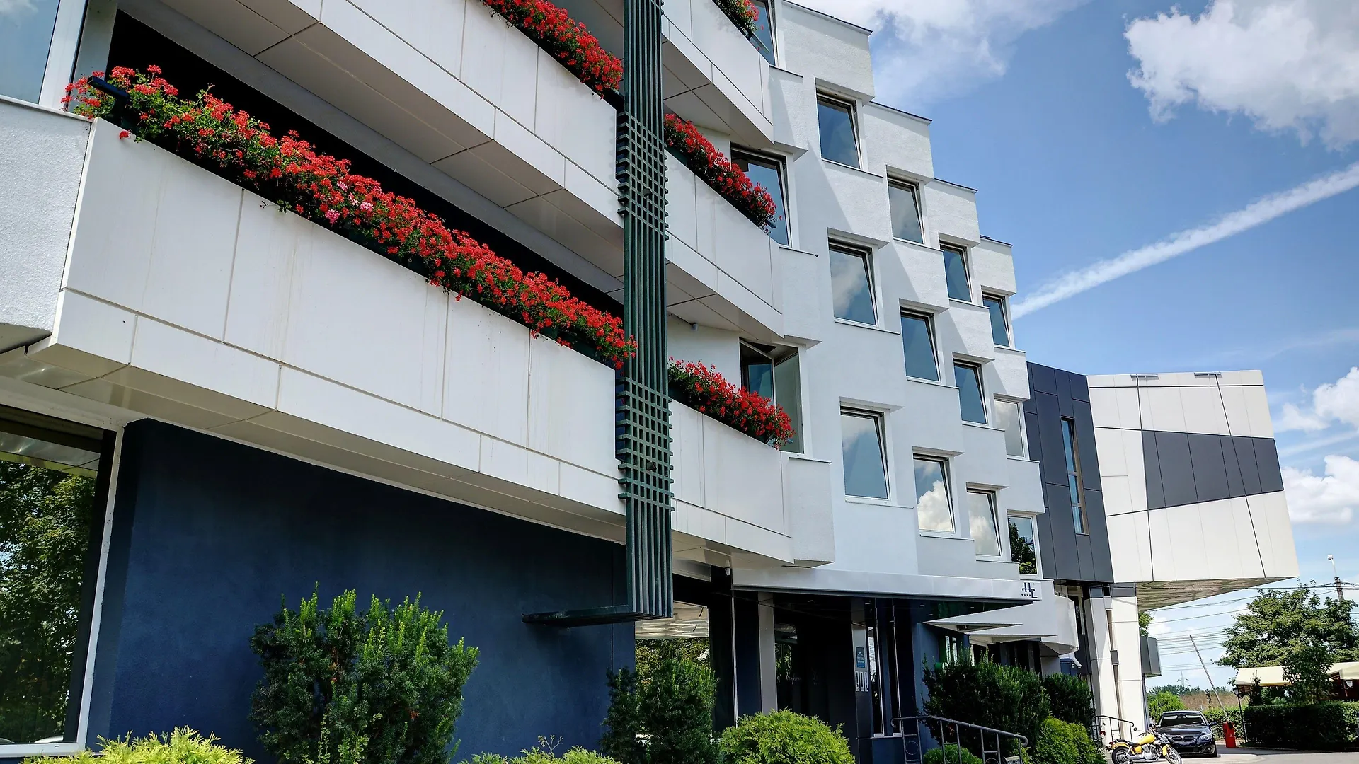 4 Smart Design Hotels Near Timișoara Zoo Worth Booking