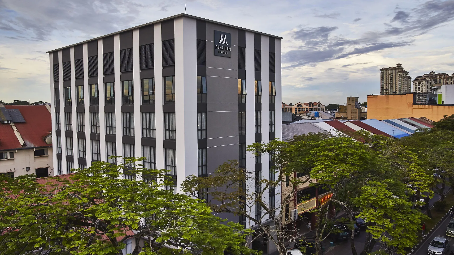 4 Smart Airport Hotels in Kuching Waterfront Worth Booking