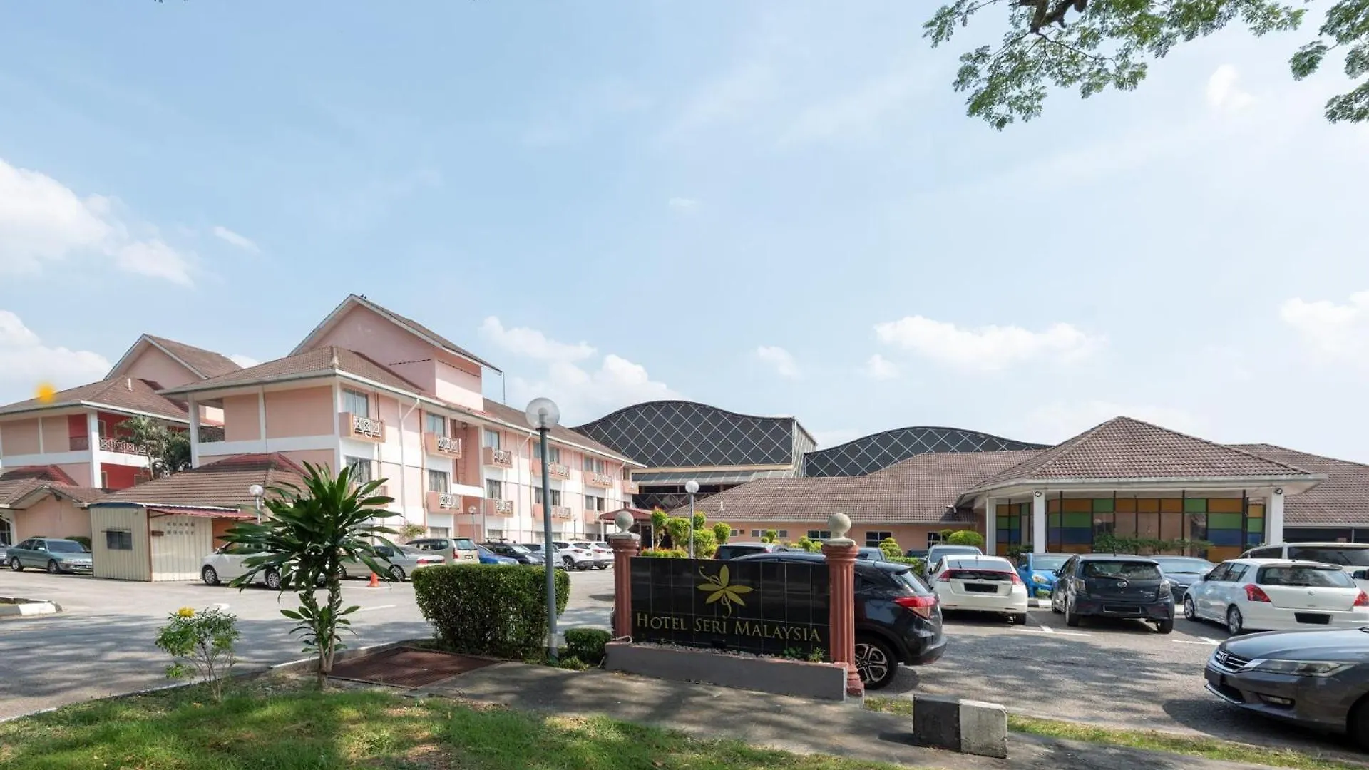 Where to Stay Near Ipoh Parade: 5 Best Budget Hotels