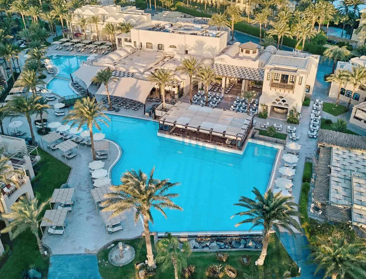 7 Luxury Hotels in Makadi Bay for the Best Red Sea Stay