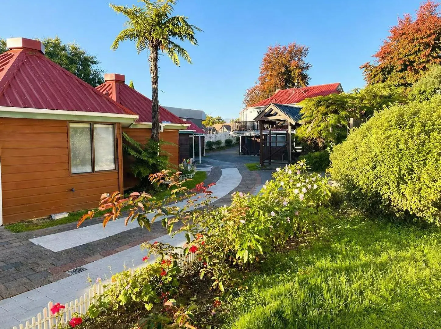 2 Central Rotorua Hotels on Fenton Street Worth Booking