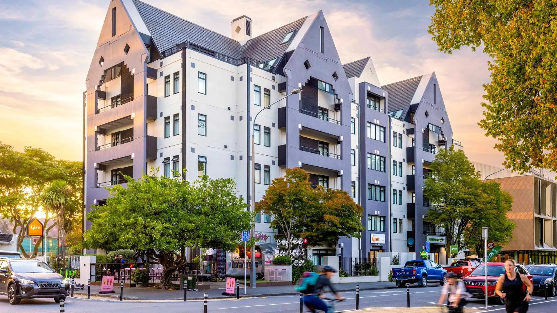 Where to Stay in Christchurch City-Centre: 4 Best Resort Hotels