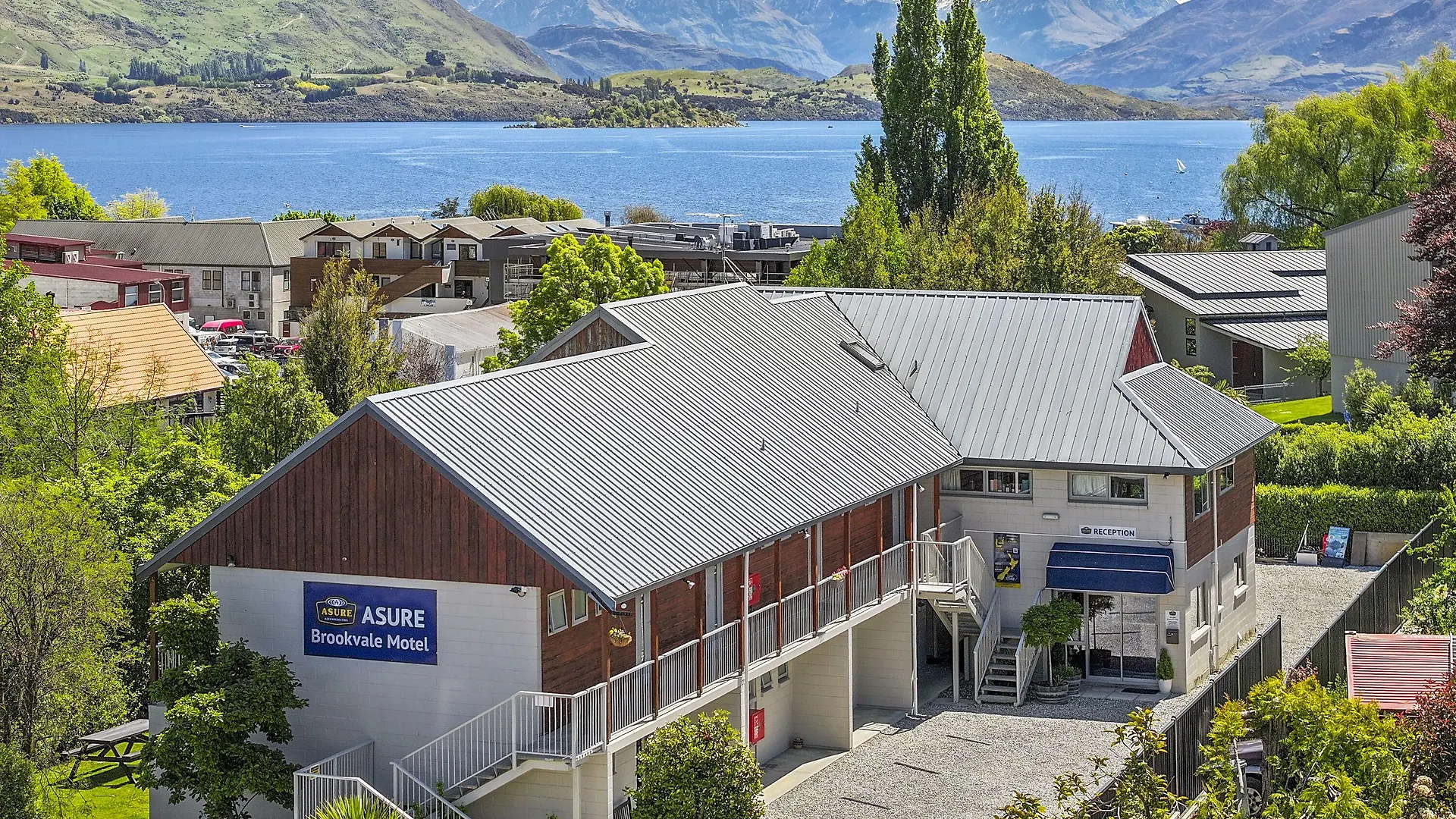 11 Central Wanaka Hotels Close to Puzzling World