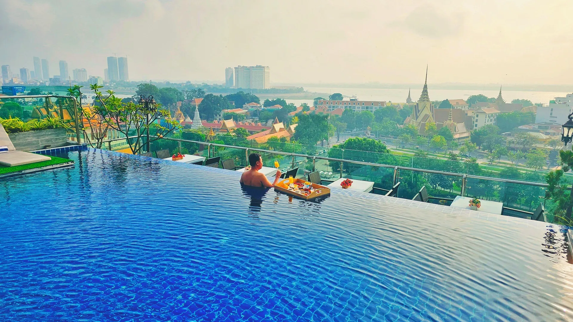 7 Family-Friendly Hotels in Daun Penh Worth Booking Now
