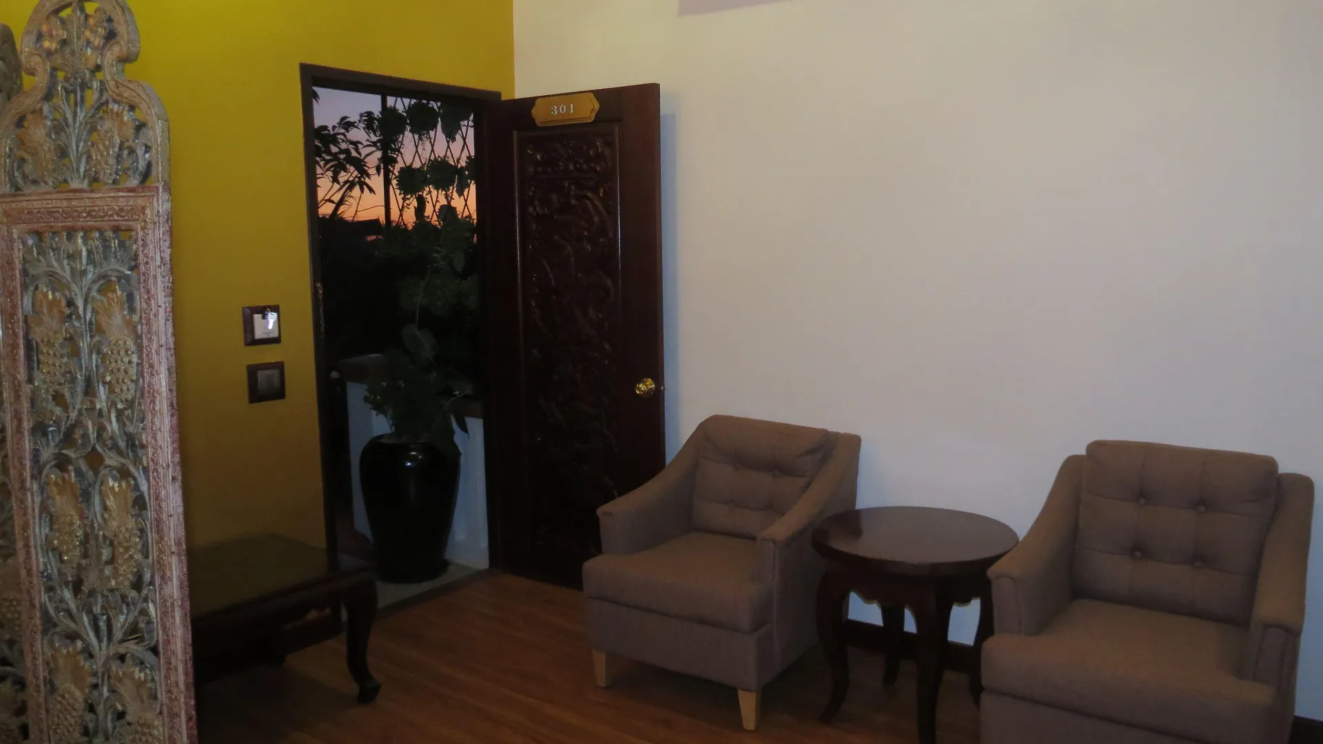 Staying Near Angkor's Miniature Replicas: 15 Hotels Compared