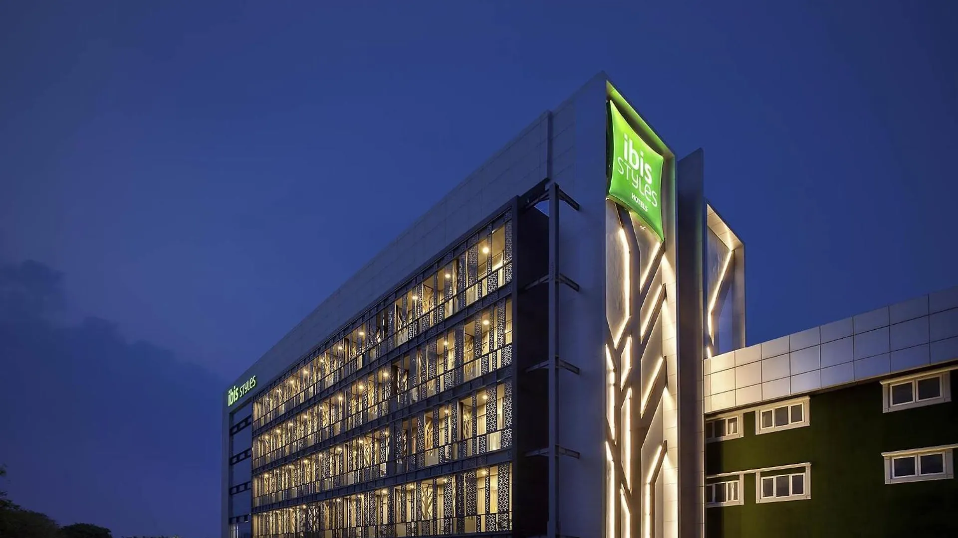 Staying In North Jakarta: 2 Spa Hotels Compared
