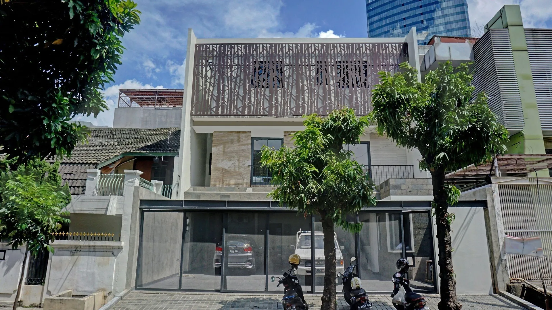 8 Smart OYO Hotels Near Pacific Place Worth Booking