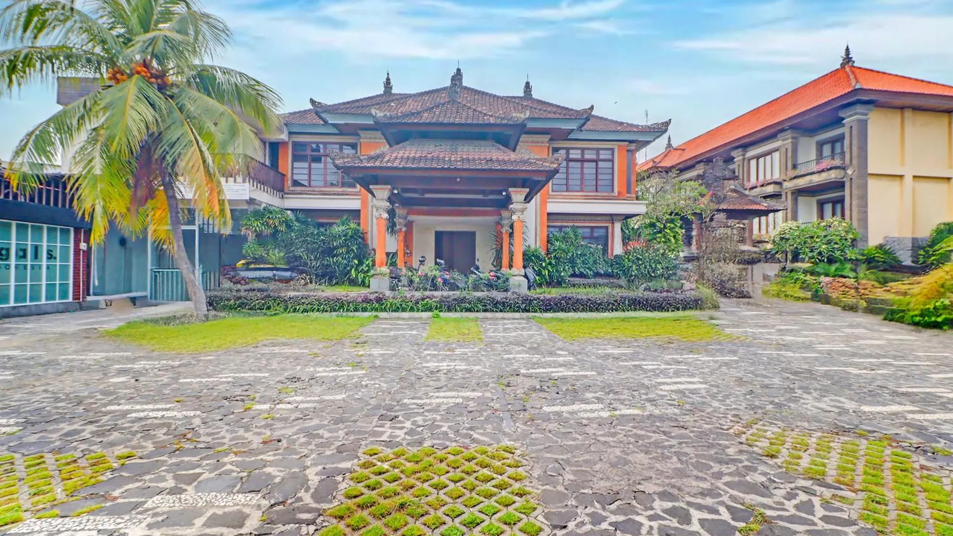 4 OYO Hotels Close to Supermarket Bintang Seminyak