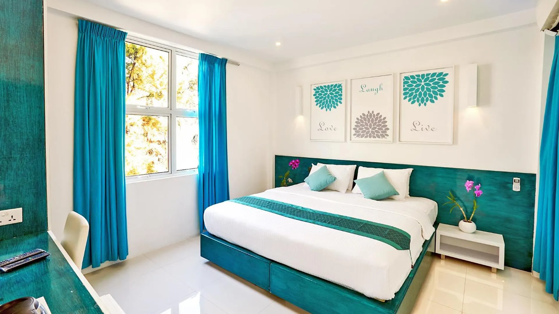 9 Airport Hotels Near Henveiru Park Worth Booking