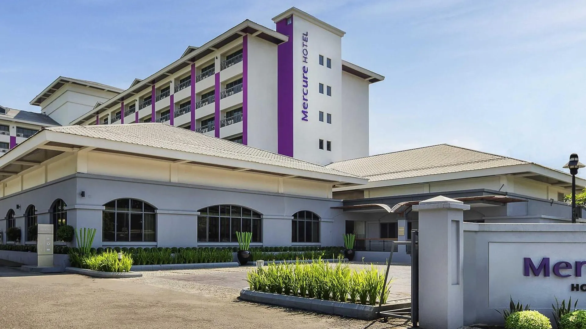 3 Resort Stays Near Tatmadaw Exhibition Hall Worth Booking