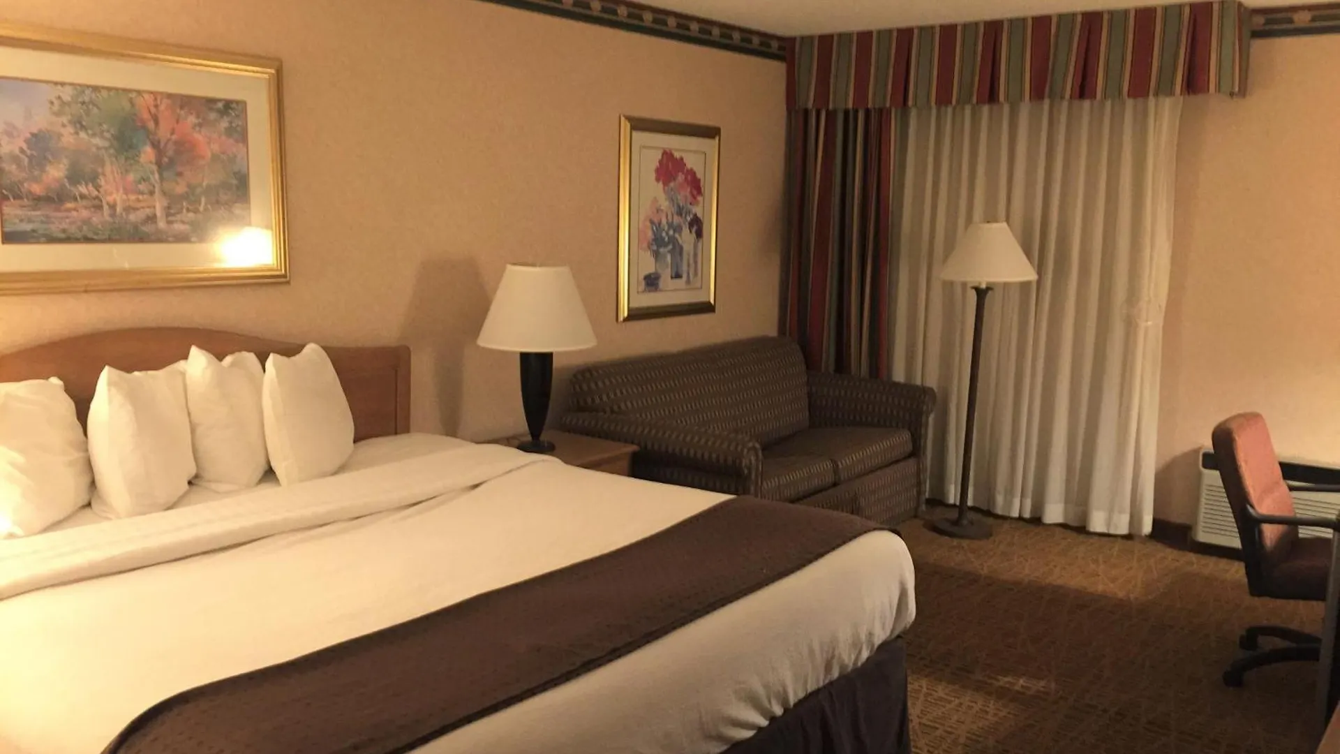 Where to Stay Near Ada County Courthouse: 10 Airport Hotels in Boise