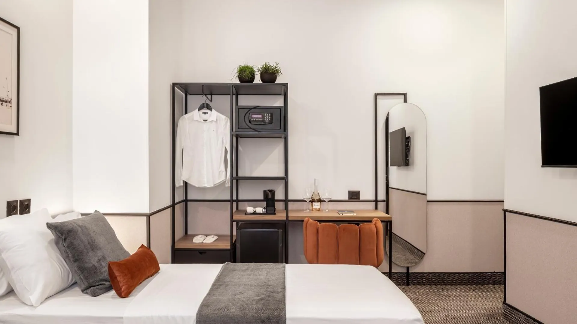 7 Resort-Style Hotels Near Suzanne Dellal Centre Worth Booking