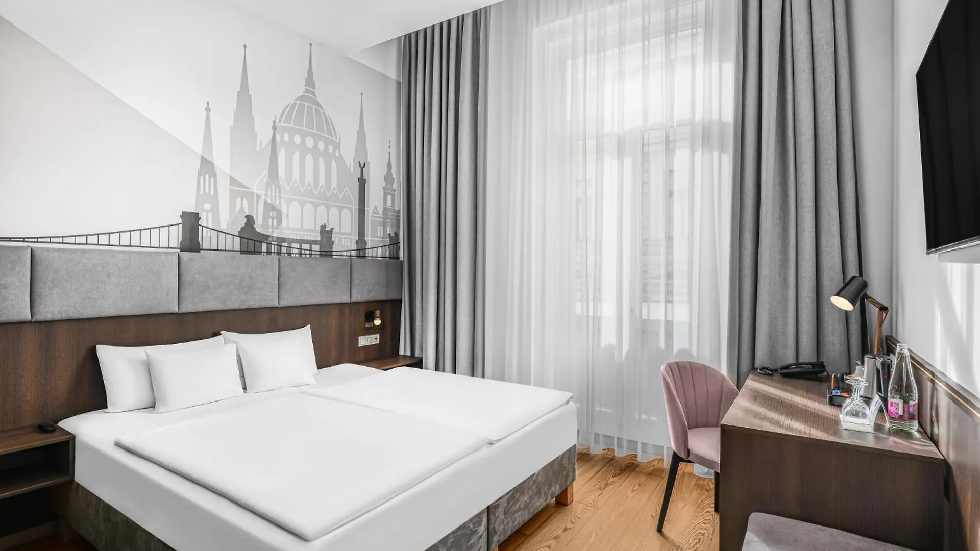 5 Romantic Hotels in Budapest City Centre That Stand Out