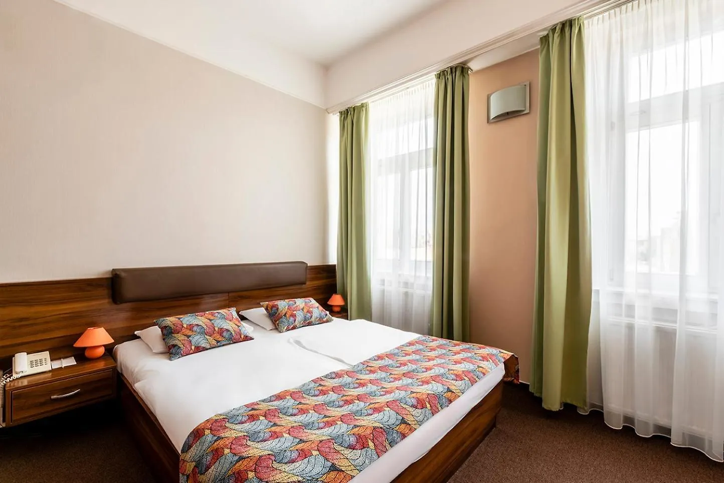 6 Mellow Mood Hotels in Budapest City Centre Worth Booking