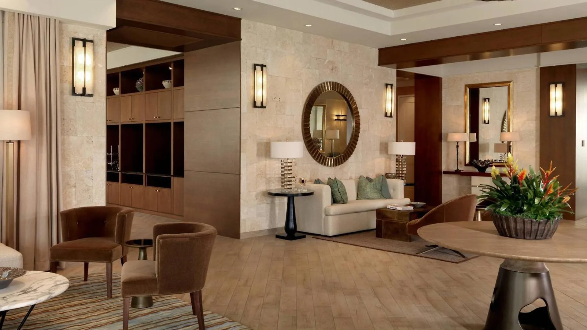 Staying in Downtown Orlando: 4 Family Hotels Compared