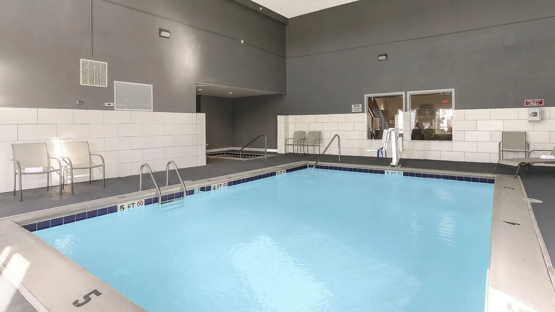 6 Business Hotels Near L.T. Smith Stadium That Deliver