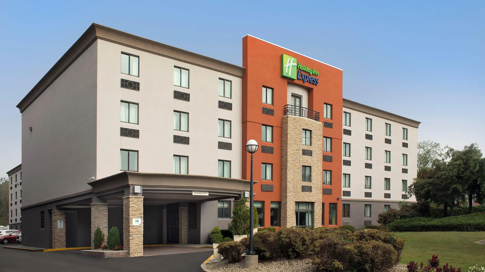 Staying Near Square One Mall: 5 Business Hotels Compared