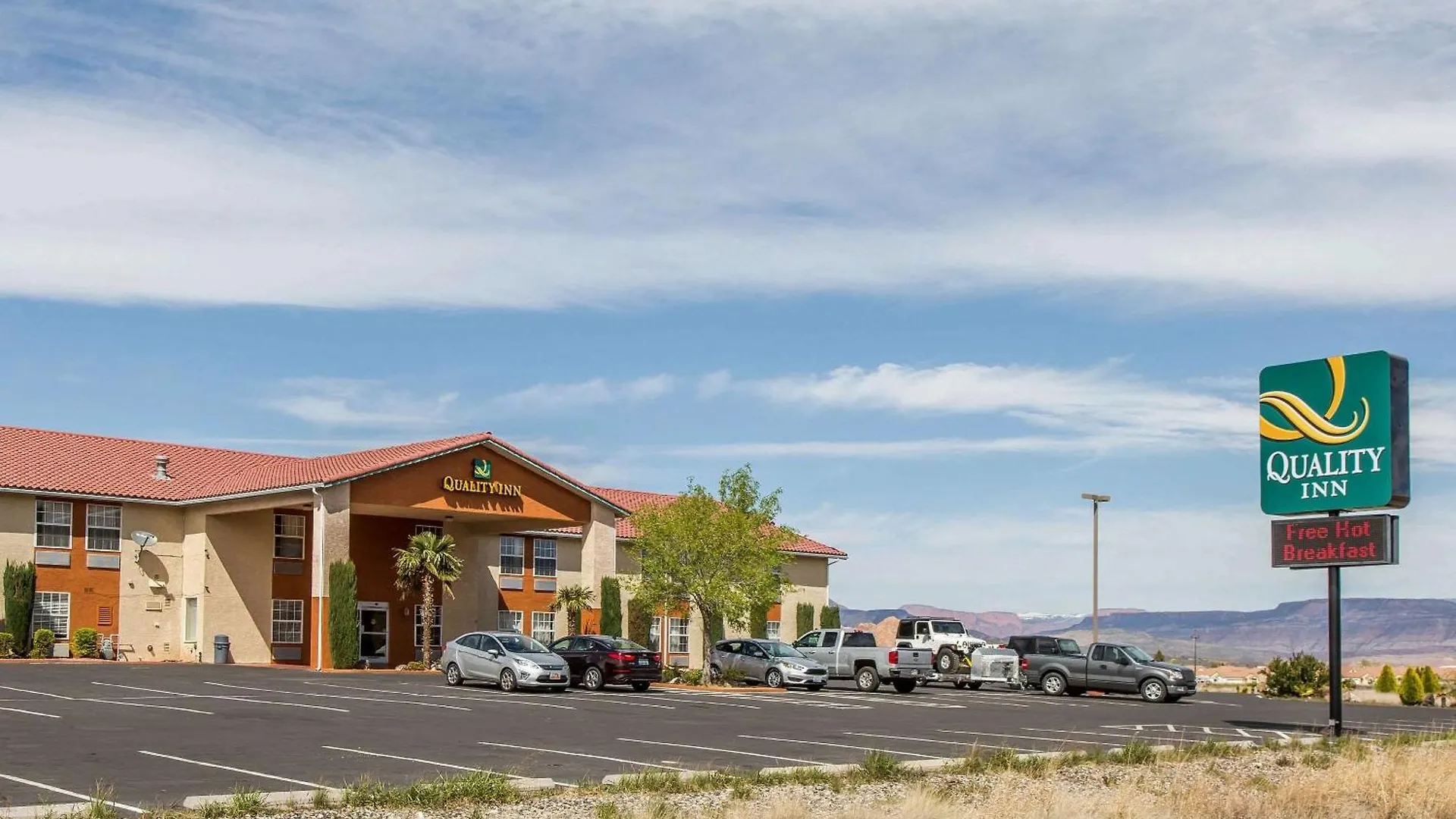 Where to Stay Near Sky Mountain Golf Course: 5 Business Hotels