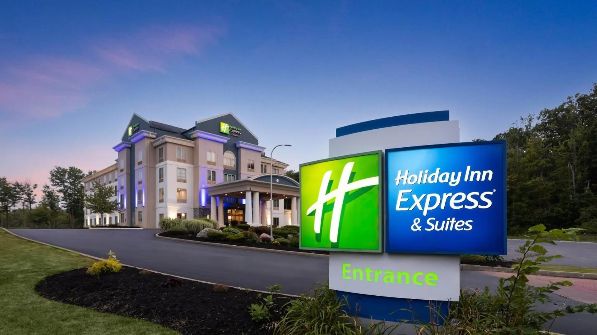 Where to Stay Near Our Lady of Victory Basilica: 4 Family Hotels