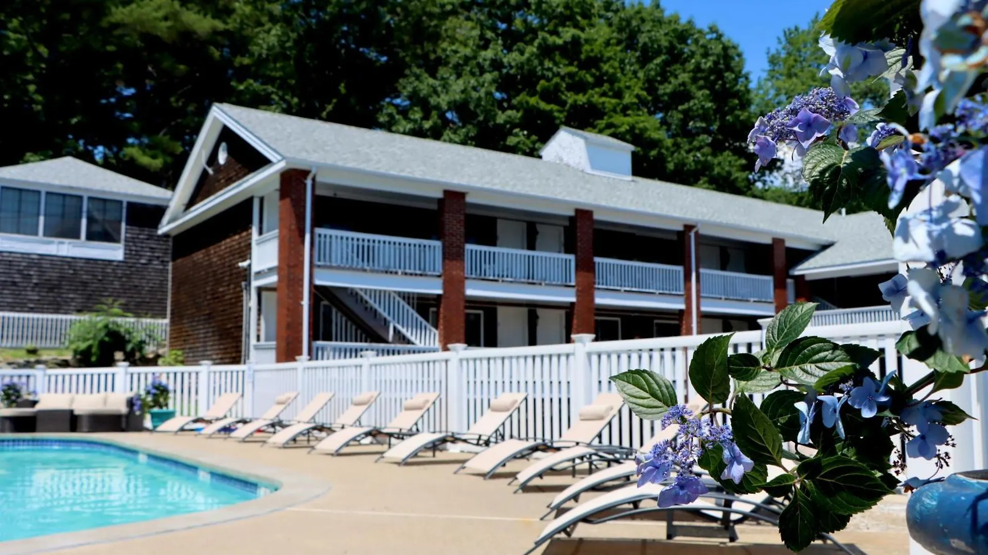 5 Central Hotels Close to Ogunquit Memorial Library