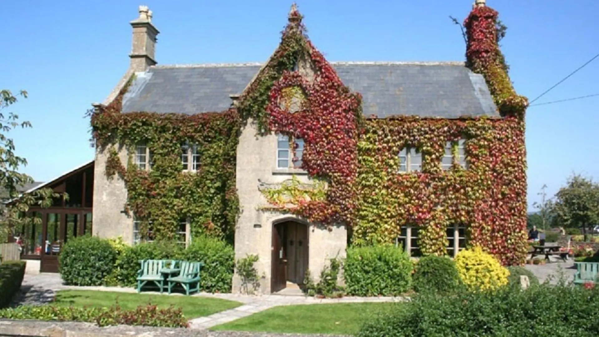 Staying Near Little Solsbury Hill: 6 Family Hotels Compared