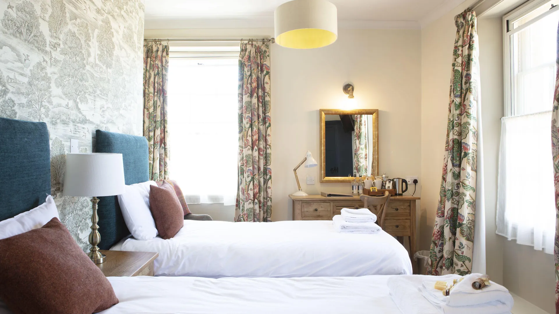 4 Smart Family Hotels Near St Lawrence's Church Worth Booking