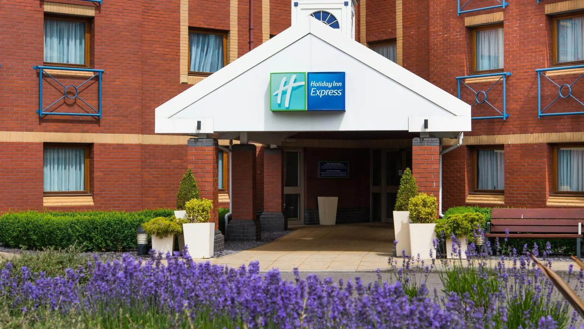 4 Family Hotels Close to Frenchay Village Museum, Bristol