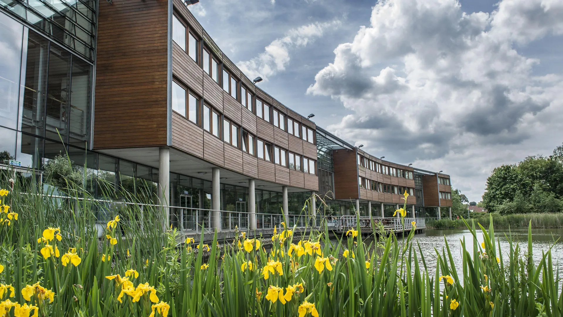 11 Airport Hotels Near Wollaton Hall That Deliver on Access