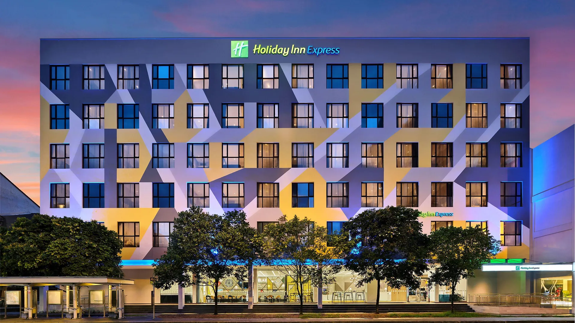2 Smart Design Hotels In Kallang Worth Booking