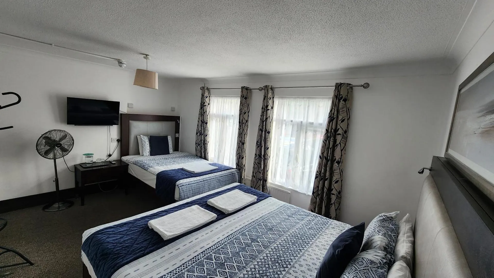Where to Stay Near Freedom Flights Ltd: 6 Airport Hotels Ranked