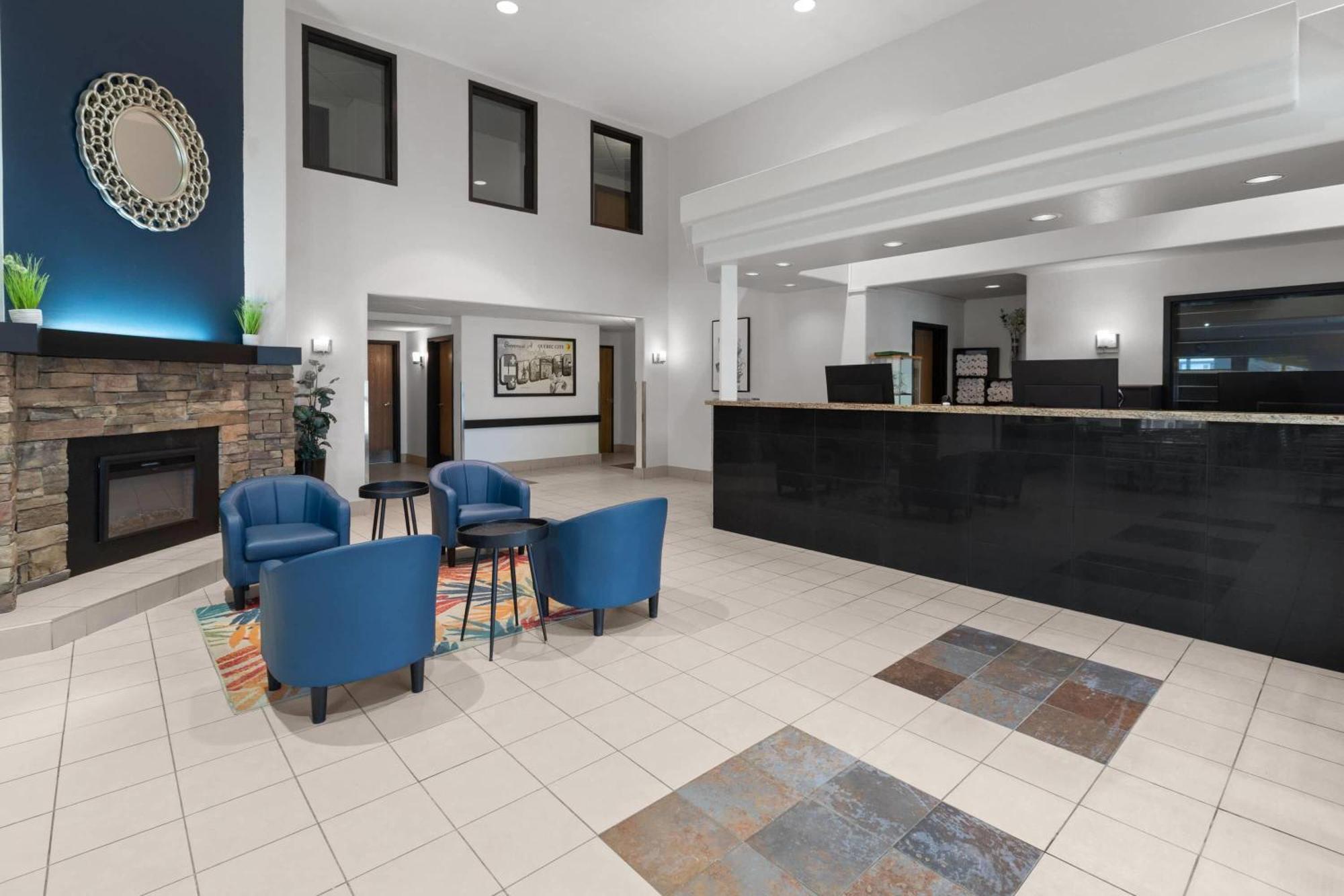 Where to Stay in Sainte-Foy-Sillery: 4 Best 3-Star Hotels