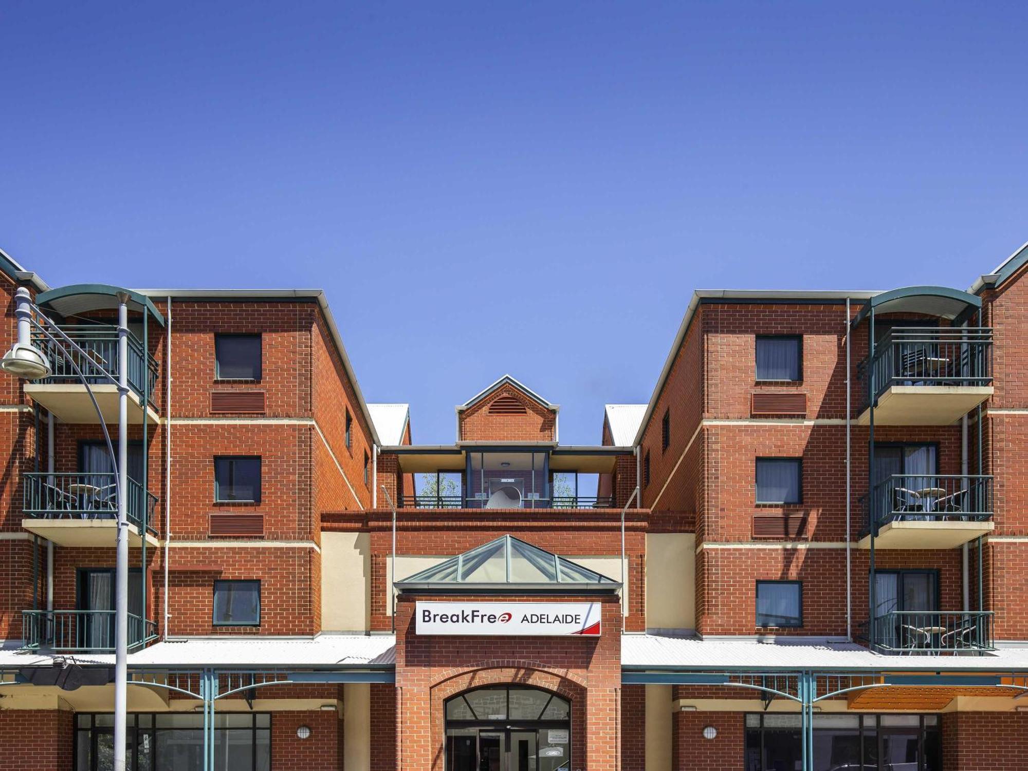 Staying Central in Adelaide CBD: 14 Hotels Compared