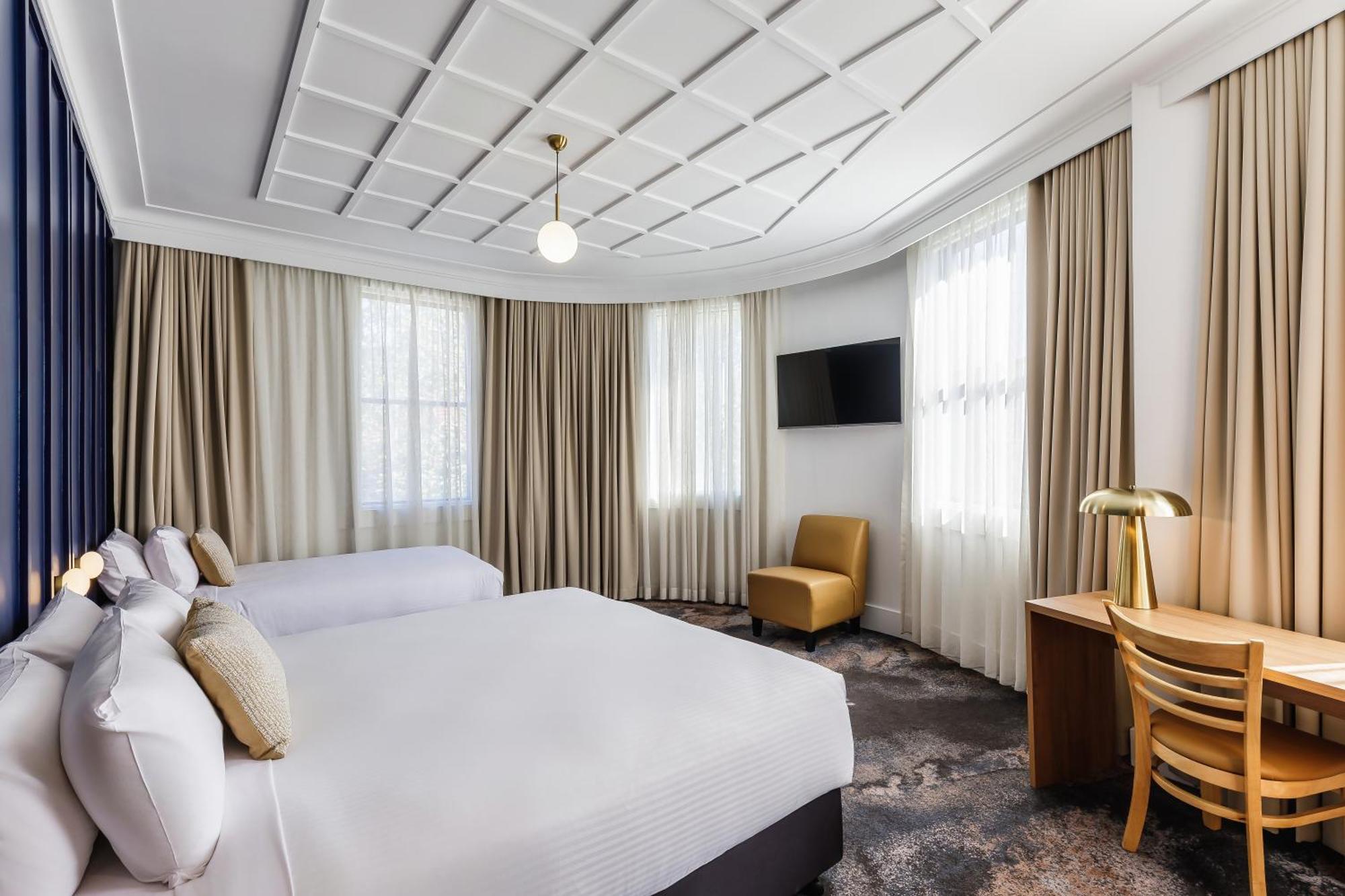 Staying Near Carriageworks: 15 Airport Hotels Compared