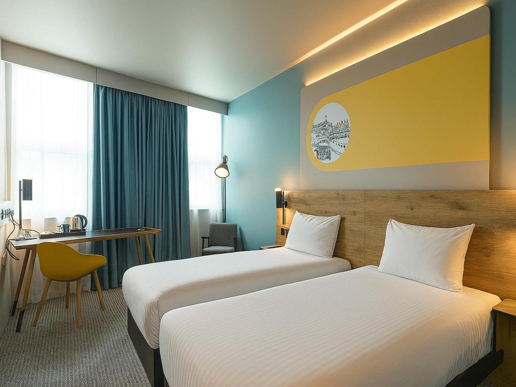 10 Resort-Style Hotels in Birmingham City Centre Reviewed