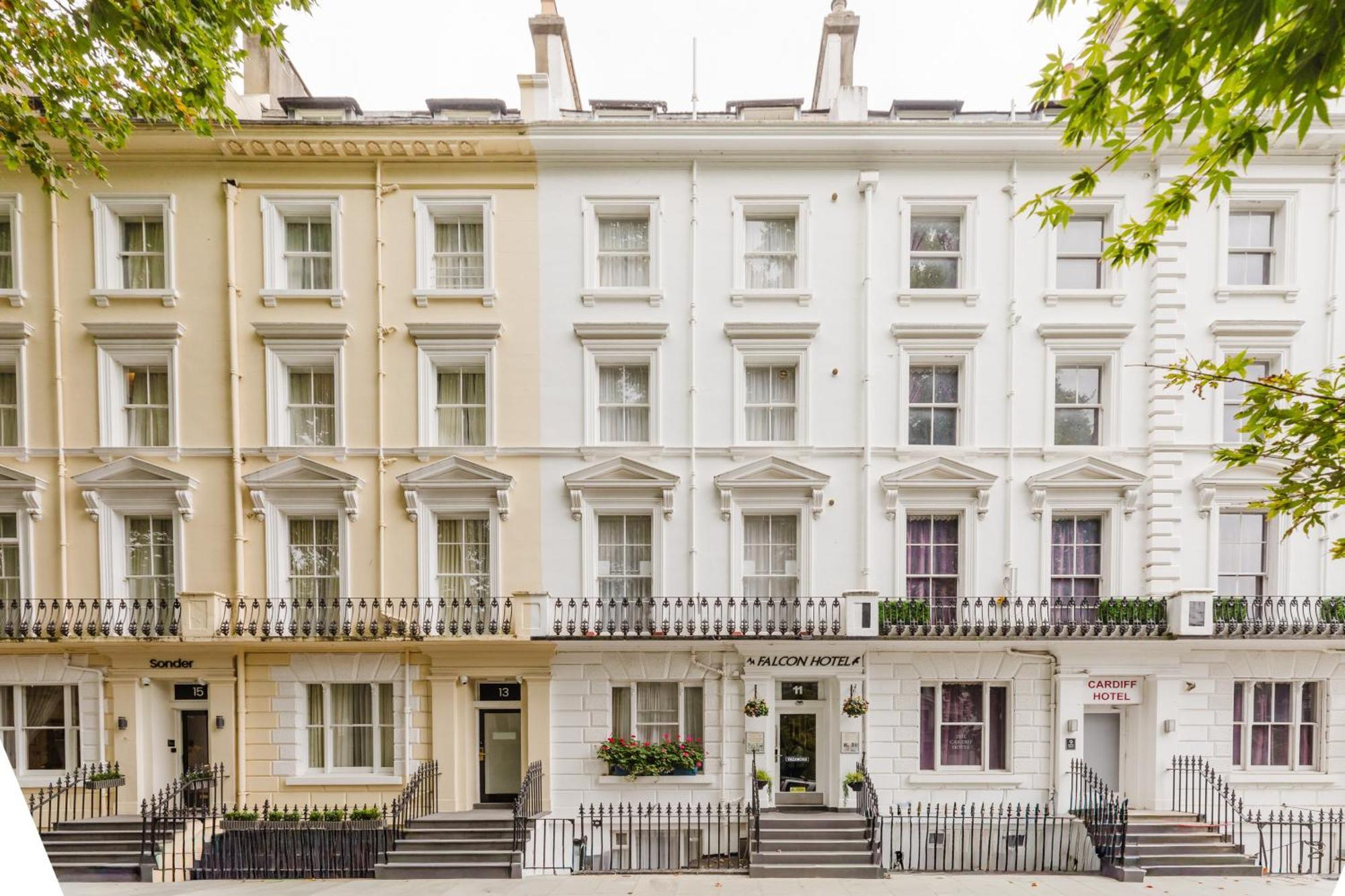 Best 13 Cheap Hotels Near British Museum for Smart Stays